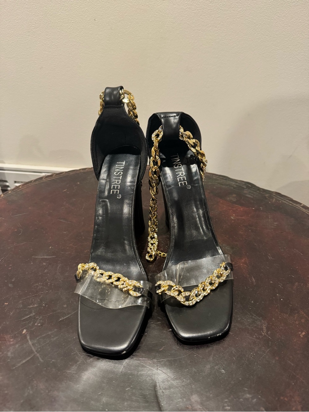 Black High Heel Sandals with Gold Chain Detail size 8 - Picture 2 of 6
